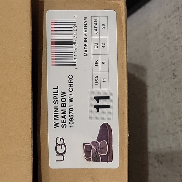 Ugg Women's Booties - Picture 5 of 5